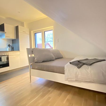 Charmantes Studio-Apartment Im Herzen Von Neureut - Fussbodenheizung, Regendusche, Waschmaschine, Stellplatz 카를스루에 외부 사진