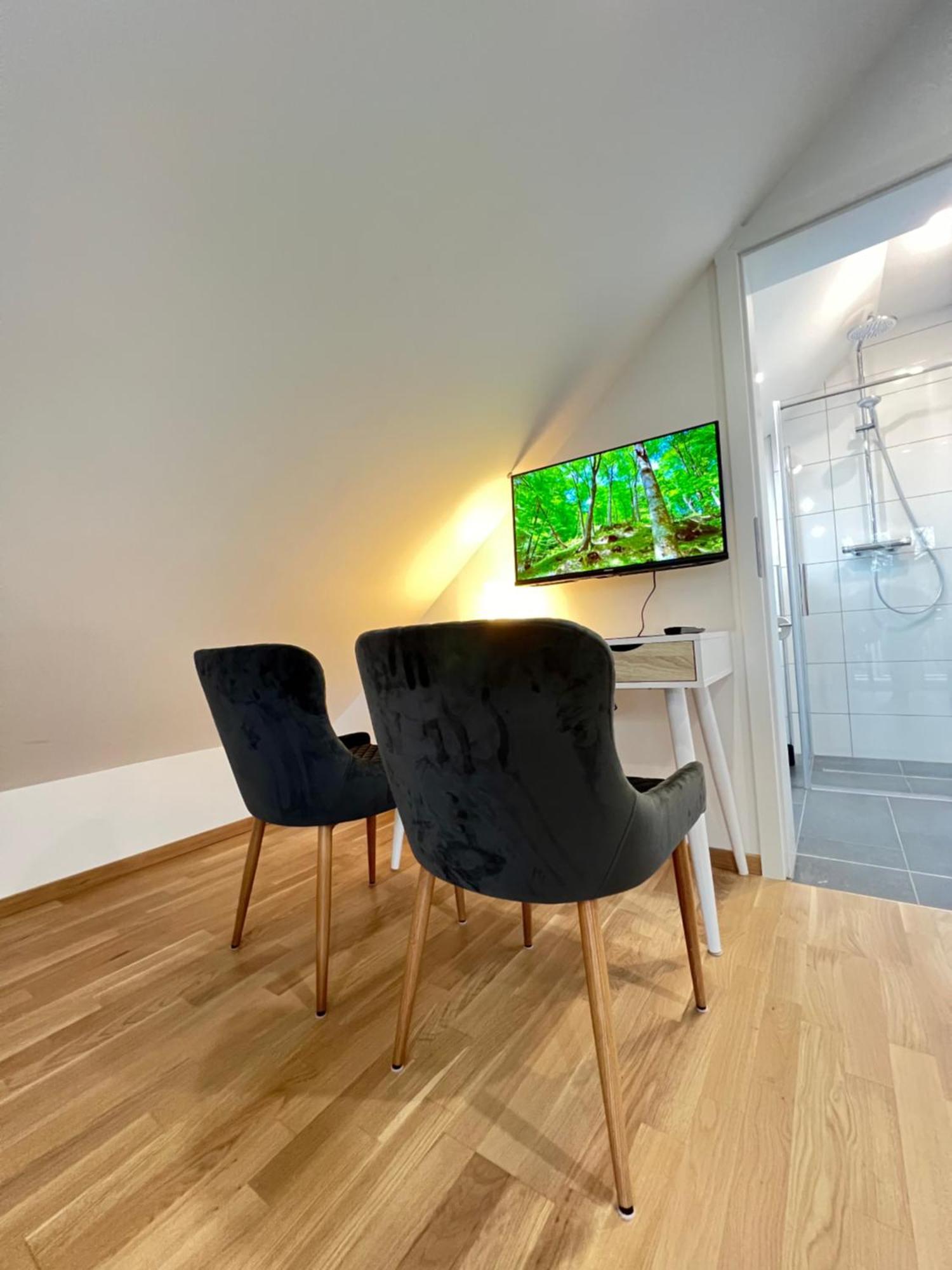 Charmantes Studio-Apartment Im Herzen Von Neureut - Fussbodenheizung, Regendusche, Waschmaschine, Stellplatz 카를스루에 외부 사진
